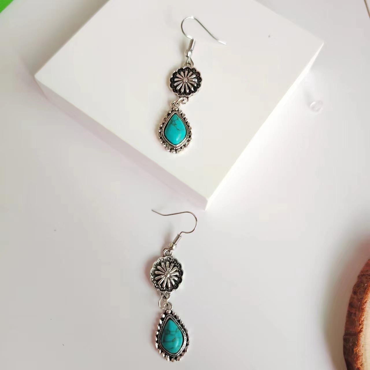 Hot selling Bohemian carved turquoise long and earrings with exquisite tassels