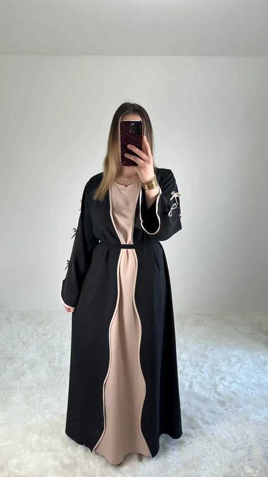 2025 New Dubai Stylish Islamic Black Abaya for Muslim Women Belted Design with Bow Detailing Modest Long Dress for Middle East X250514