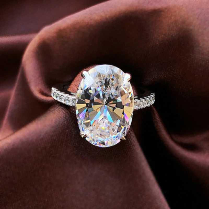 Luxury Oval 5ct Topaz Finger Ring 925 Sterling Silver Party Wedding Band Rings for Women Men Promise Engagement Jewelry GiftXJ250514