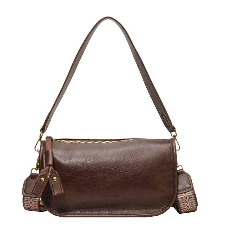 Hot selling new large capacity women's European trendy outfits, niche soft leather shoulder crossbody bags, underarm bags