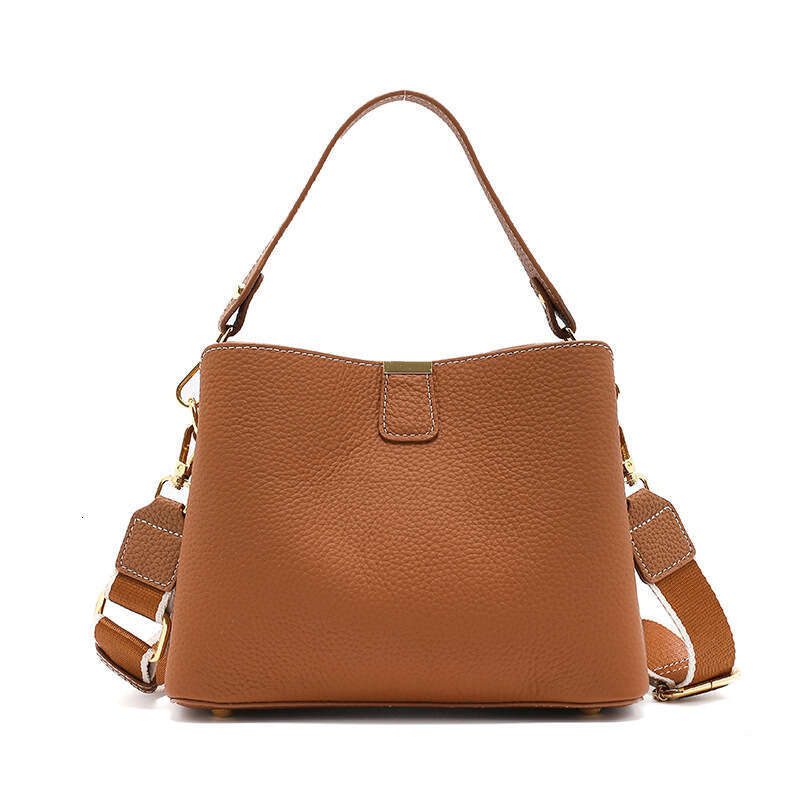 Crossbody women in summer 2025, bag for women, high-end niche handbag with large capacity, new casual and versatile fashion