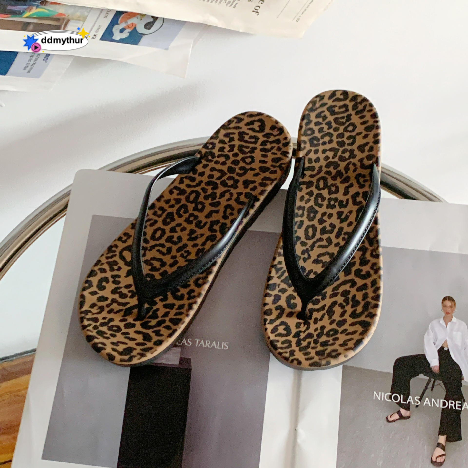 New style flip flops women in summer, thick soled, non slip, fashionable sandals for beach wear ddmythur