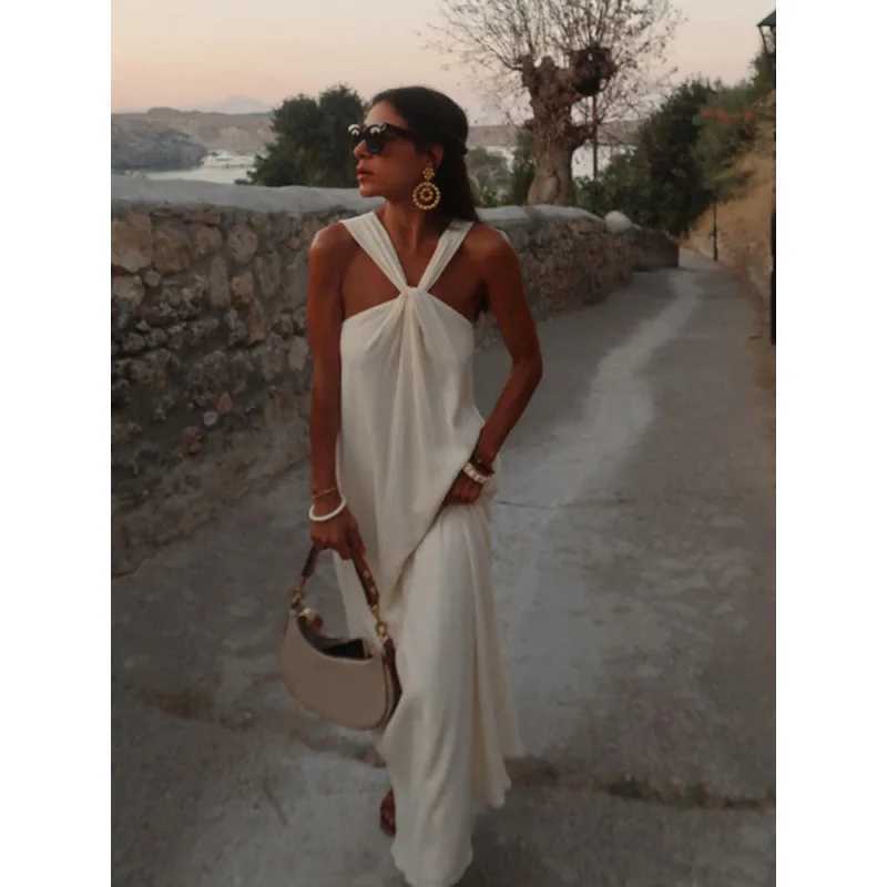 2025 Spring Womens High Street Sexy White Off-the-shoulder Halter Pleated Floor-length Dress Fashion Sleeveless Loose DressXJ250514