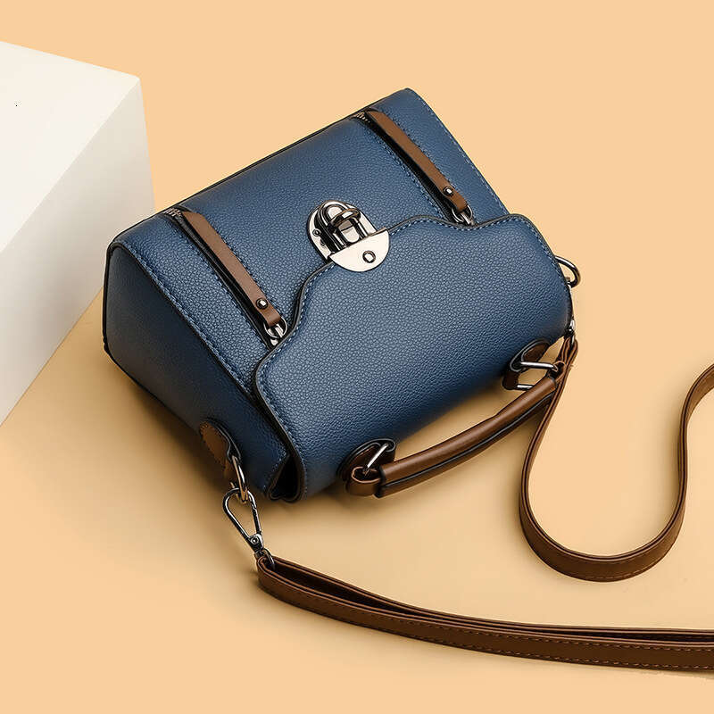 Direct supply crossbody women's trend retro hand-held shoulder versatile fashionable small square bag 2025 new style temperament chic elegant clo