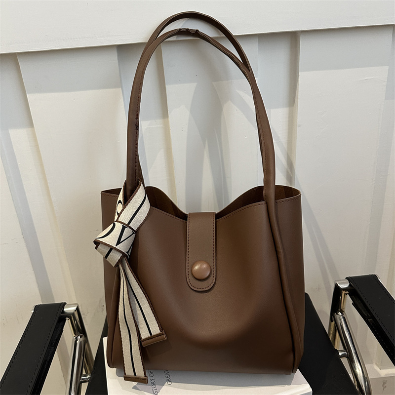 Free Delivery Designer Bag Winter Textured Large For Women 2025 New Simple Women's Casual Hand Versatile Single Shoulder Tote Luxury Bag