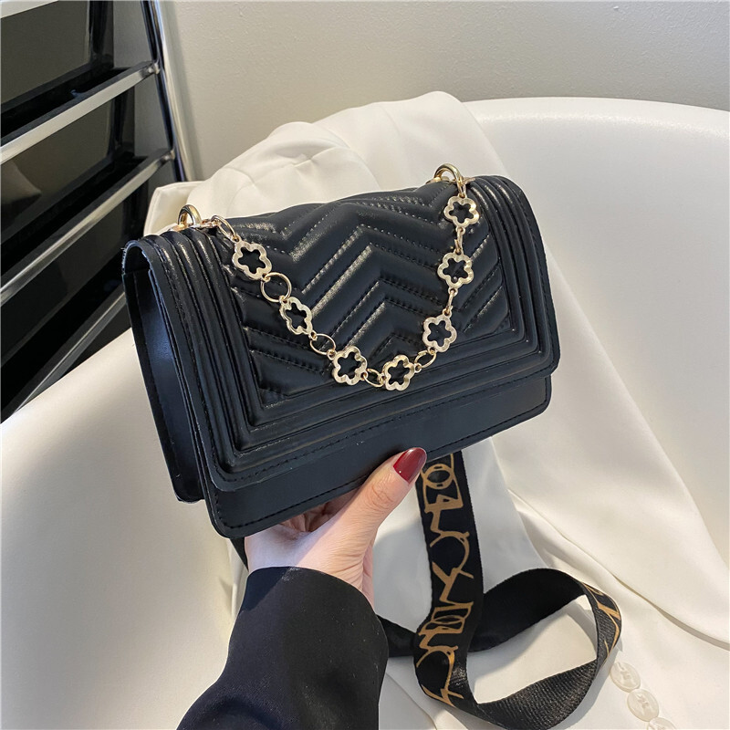 Free Delivery Designer Bag Fashion Korean Version Lingge Hand Chain Small Square Instagram Popular One Shoulder Crossbody Women's Luxury Bag