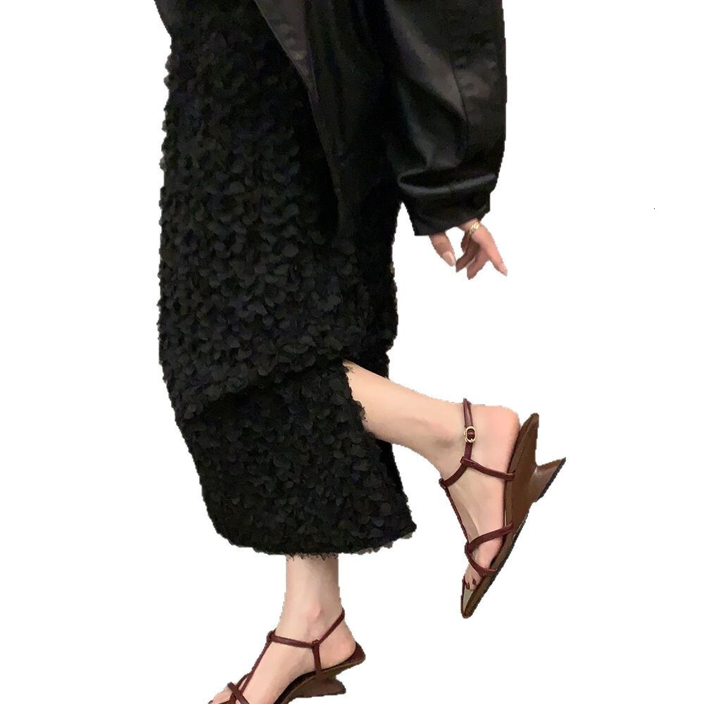 Designer sandals Fashionable style! Sharp pointed cross shaped sandals with sloping heels for women 2025 new style socialite Roman open toed high heel