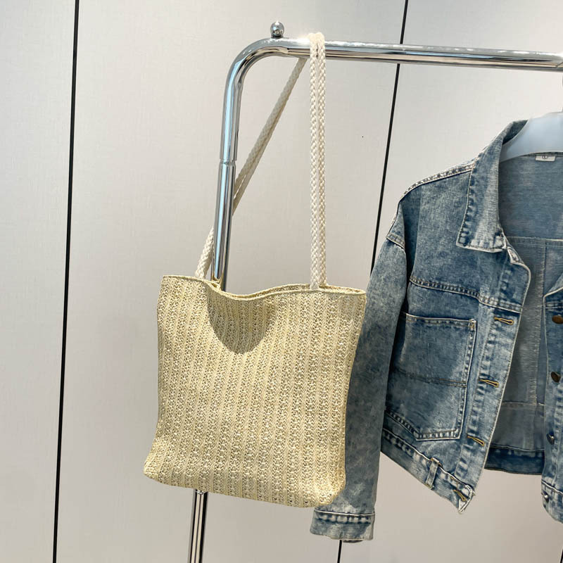 2025 Spring New Trendy Straw Single New Free Delivery Designer Luxury Bag Bag Shoulder Tote Small Fresh Artistic Woven Handheld Women's Bag Handb