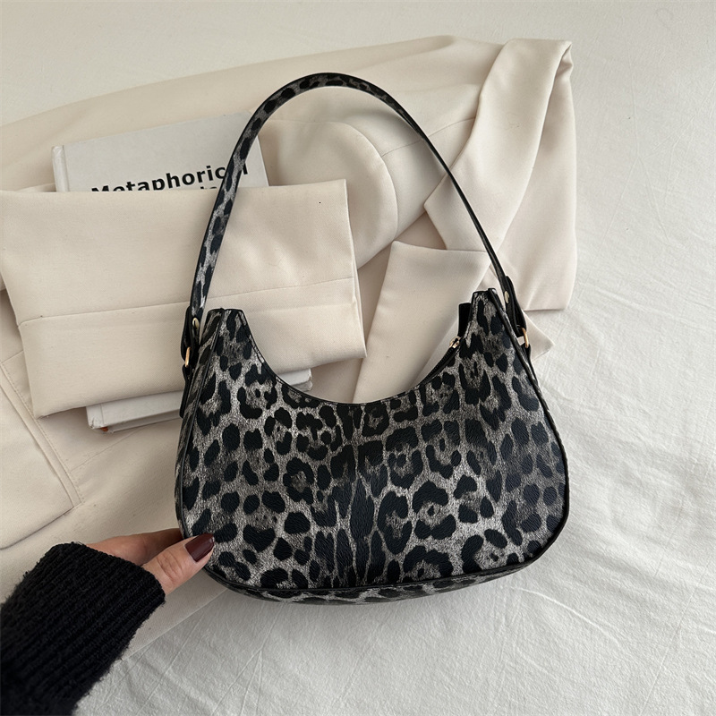 Exquisite Leopard Print Fashionable Single New Free Luxury Bag Delivery Designer Bag Shoulder Underarm For Spring And Summer 2025 Personalized Texture