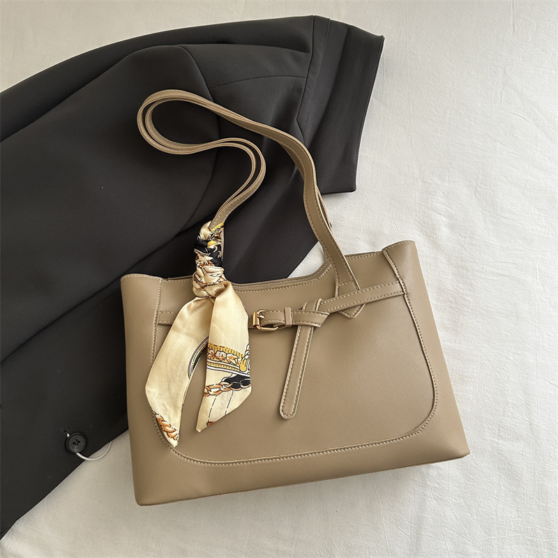 New Free Delivery Designer Bag Bag Women's 2025 Spring/summer New Korean Style Fashionable Large Capacity Tote Bag Luxury Bag For Work Commuting 