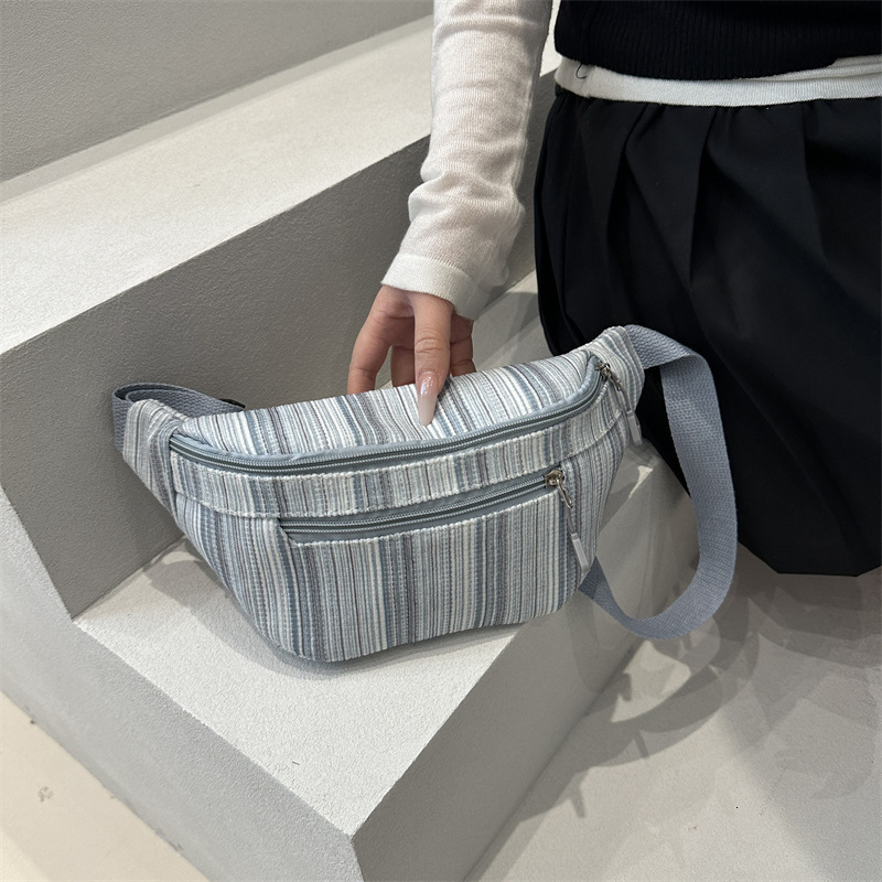 Small Fresh Luxury Bag Casual New Free Delivery Designer Bag Trendy Personalized 2025 Chest Spring And Summer Lightweight Pleated Shoulder Crossbody B