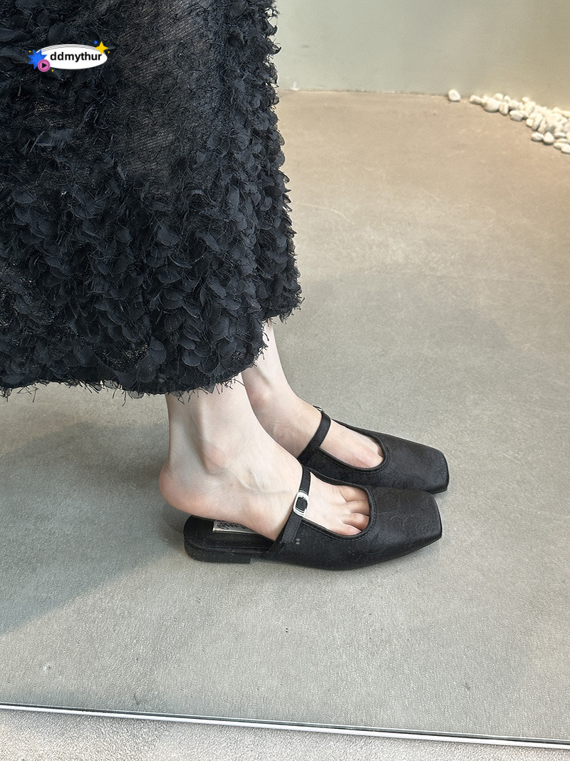 New Chinese style Baotou half slippers for women's wear, summer 2025 new silk flat bottomed dress with temperament single shoes ddmythur
