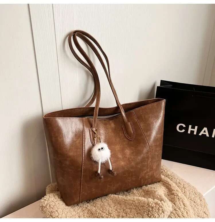 2025 SS Recycled PU Messenger Bag Elegant Pleated Design Adjustable Strap Women's Casual Purse For Daily/Outdoor/Weekend Use
