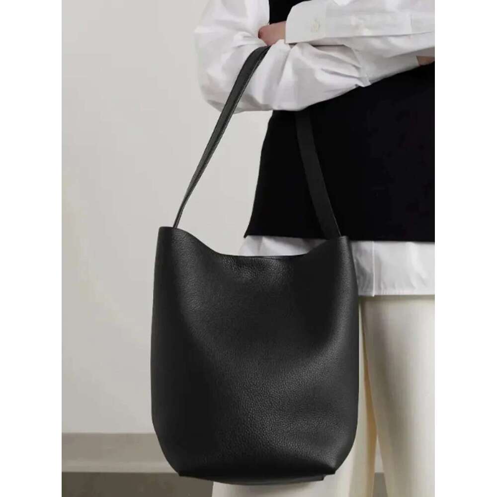 Tote Cowhidel Eather Large-Capacity Bucket Bags Soft Leather Big Handbag For Women Beach Makeup Bag Organizer