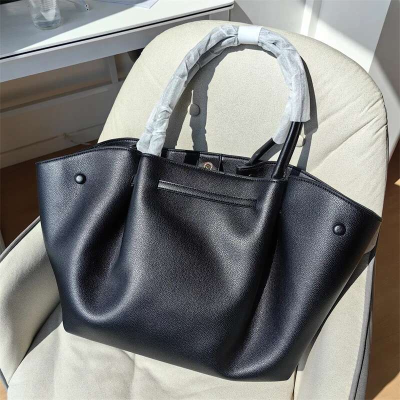 2025 Large Capacity Black Pu Leather Tote High Quality Women's Solid Color Pleated Daily Commuter Bag Female Handbags
