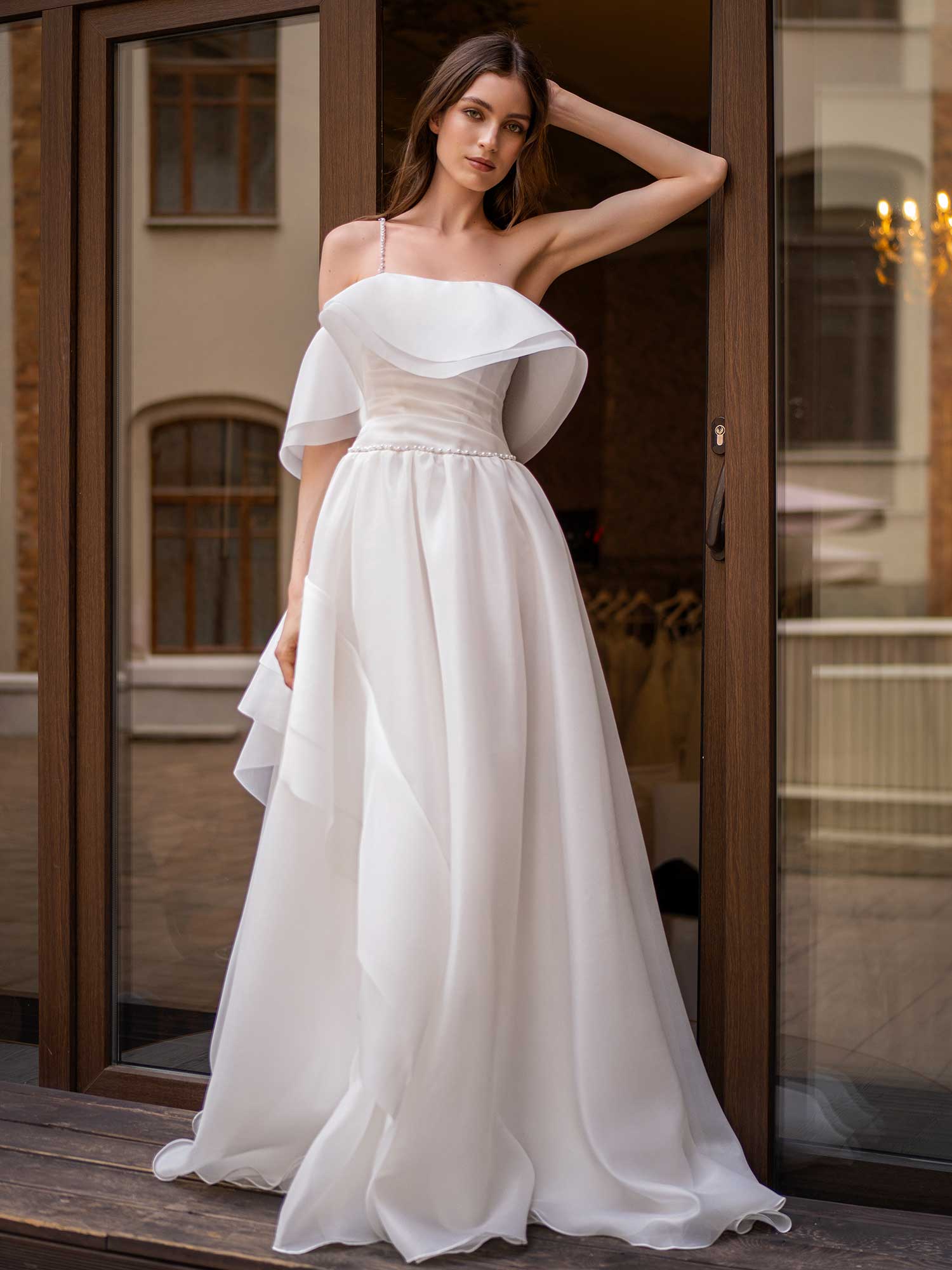 Exquisite A Line Wedding Dresses Sexy Off Shoulder Appliques Lace Bridal Gowns Custom Made Backless Sweep Train Robe