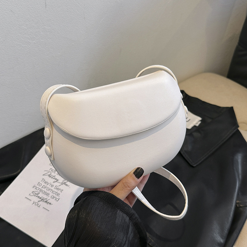 Free Delivery Designer Bag Minimally Designed Niche For Women In Summer 2025 Trendy Single Shoulder Crossbody High End And Versatile Commuting Saddle 