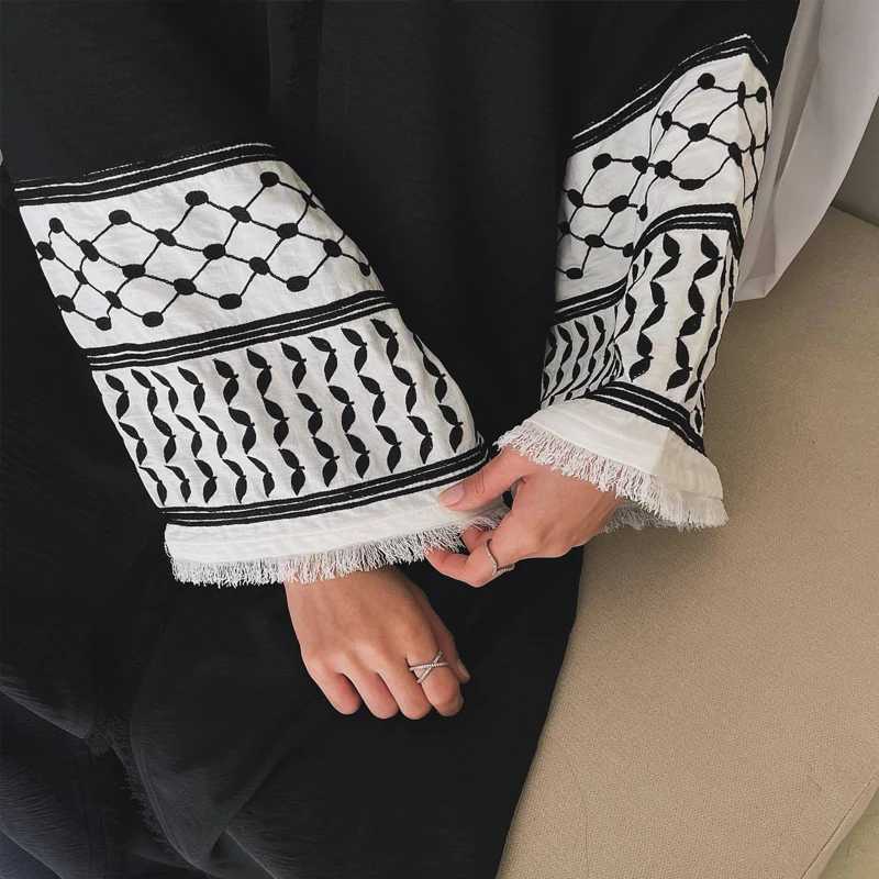 2024 Wrinkle Soft Crepe Embroidery Muslim Kefiyyeh Abaya Ramadan Tassel Dubai Abaya Women Muslim Dress Modest Islamic Clothing X250514