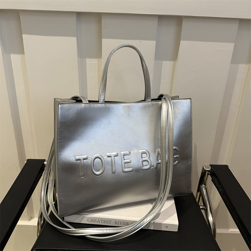 Free Delivery Designer Bag Korean Niche Fashion Tote For Women 2025 New Large Capacity Student Commuting Versatile Shoulder Luxury Bag