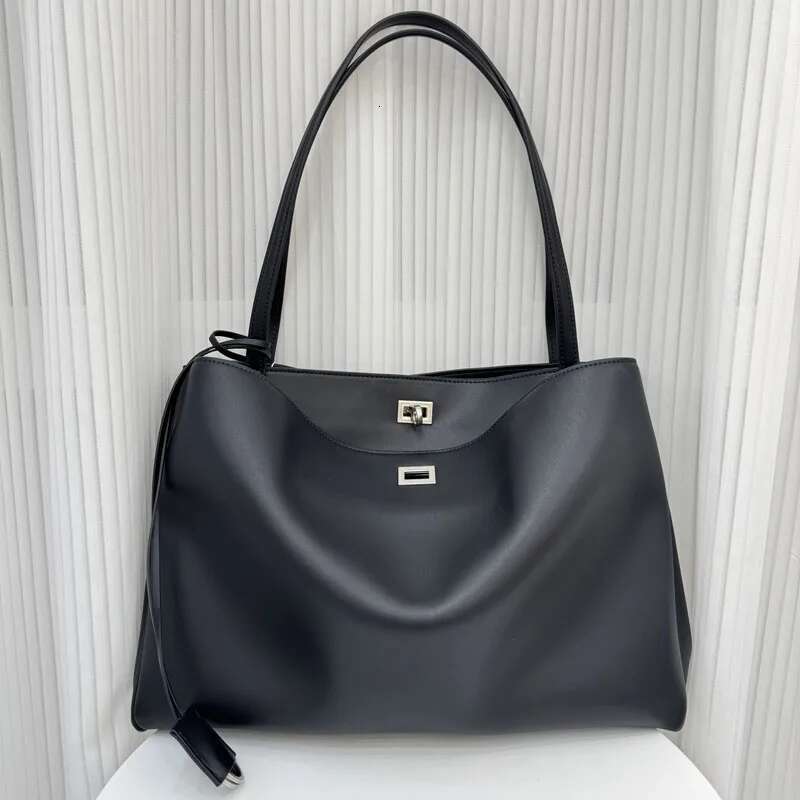 Design Hot Selling Motorcycle Shoulder Commuter Crossbody Armpit Genuine Leather Large Capacity Tote Bag