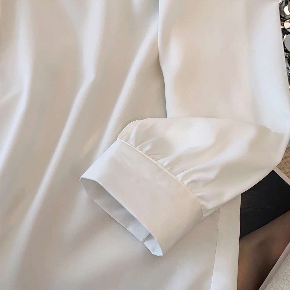 Plus-size Women's Fall Casual Commute Loose comfortable shirt White solid color simple doll collar button lace long-sleeved top