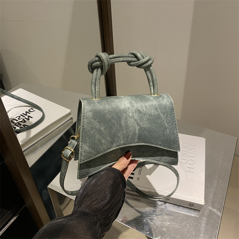 Free Delivery Designer Bag Fashion For Women 2025 Autumn Trendy Shoulder Simple Casual Crossbody Solid Color Small Square Bag Luxury Bag