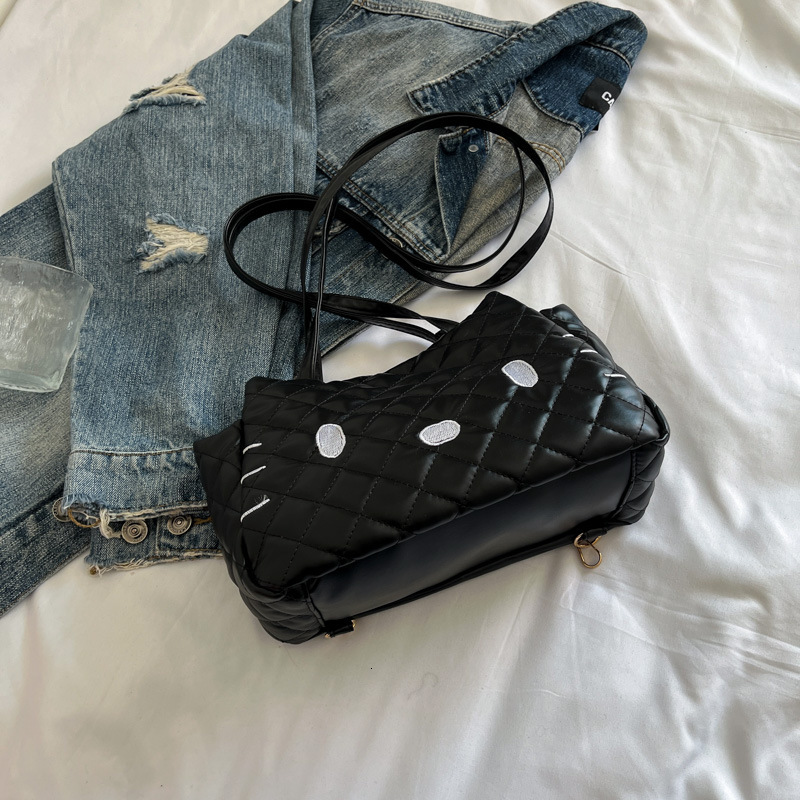 New Luxury Bag Free Delivery Designer Bag Lingge Embroidery Thread Large Capacity For Women 2025 New Commuter Storage Bag Fashion Single Shoulder Tote