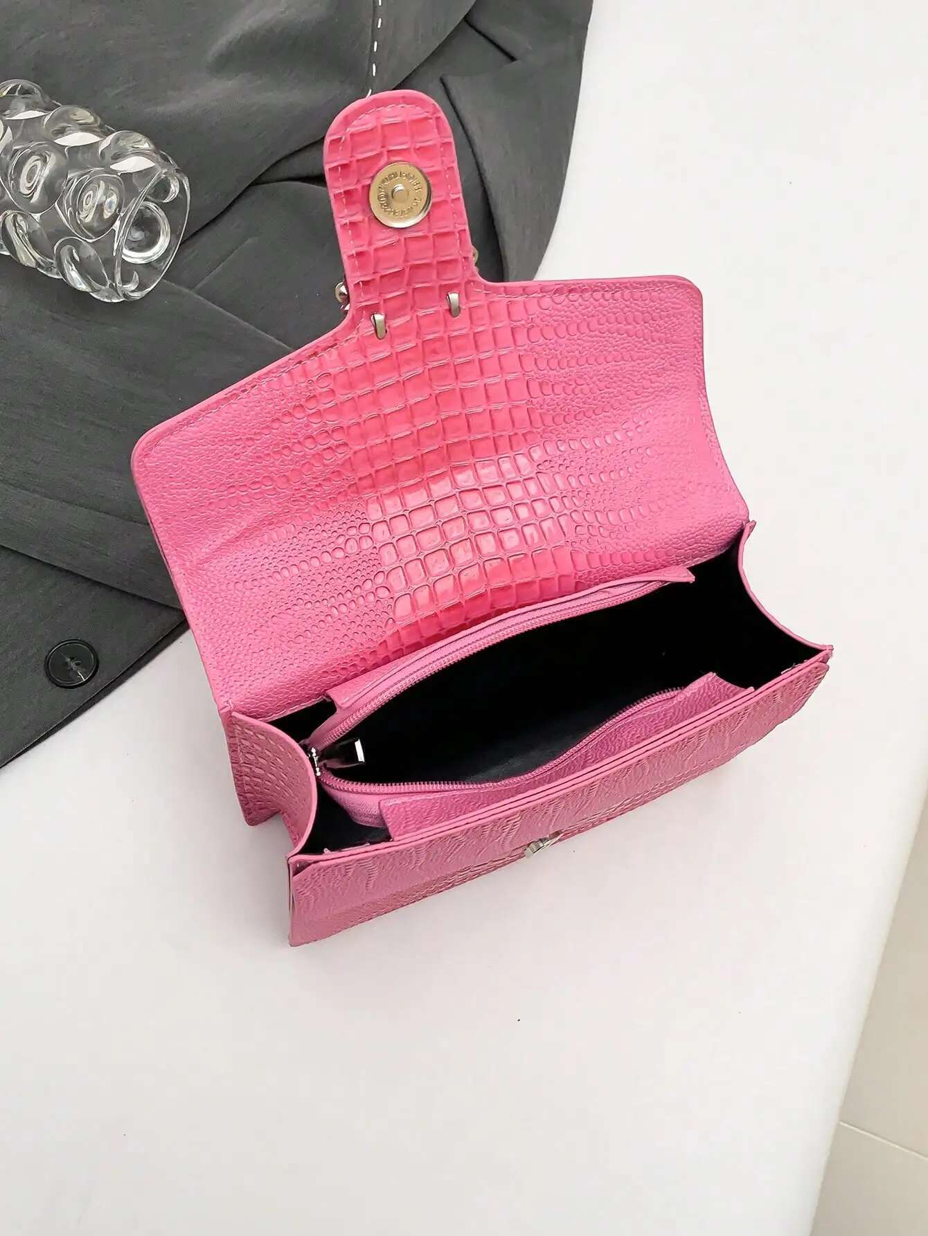 2025 new bag crocodile leather women's shoulder bag designer flip fashion decoration PU leather square crossbody bag designer handbag chain shoul