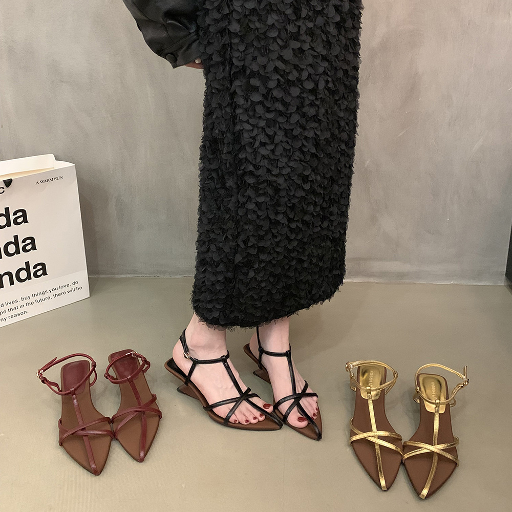 Designer sandals Fashionable style! Sharp pointed cross shaped sandals with sloping heels for women 2025 new style socialite Roman open toed high heel