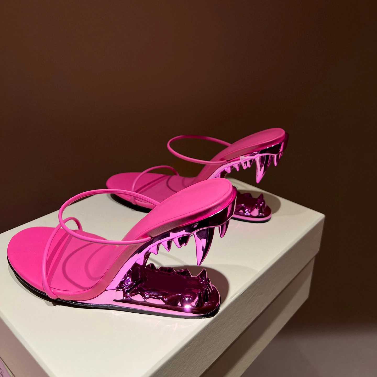 European and American Summer New Fashion Women Metal Teeth Sandals Profiled Heels High-heeled Runway Show Girl Sandals W250514