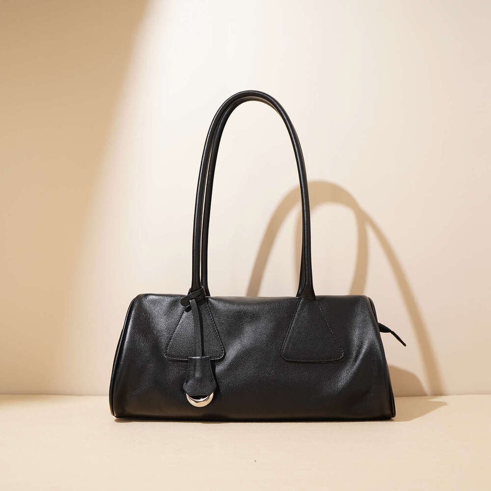Single Shoulder Armpit Baguette For Women 2025 New High-End Triangle Bag Hand-Held Crossbody Bowling Bag