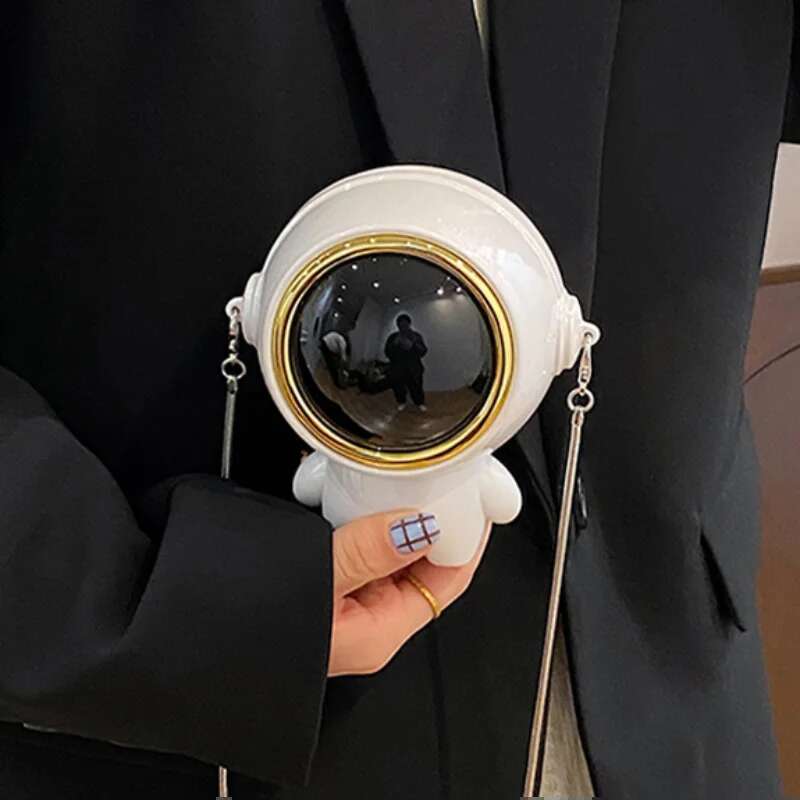 Creative Astronaut Shoulder Fashion Exquisite Space Gift New Personalized Acrylic Long Chain Gold Lady Mini Bag