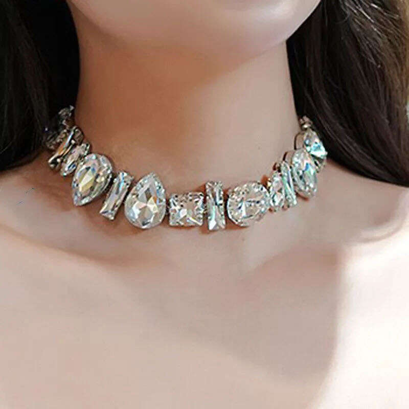 Small and clear high-end rhinestone necklace INS cool style metal thick neck exaggerated personality collarbone chain summer