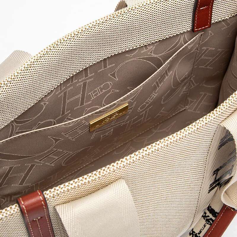 Fashion Classic Retro Women's New Handbag Solid Shopping Large Capacity Multifunctional Portable Shoulder Bag