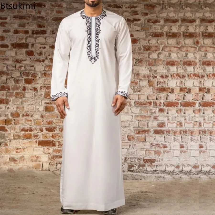 2025 Ethnic Style Mens Muslim Jubba Thobe Fashion Patchwork Embroidery Abaya Men Stand Collar Saudi Arab Kaftan Islam Long Robe X250514