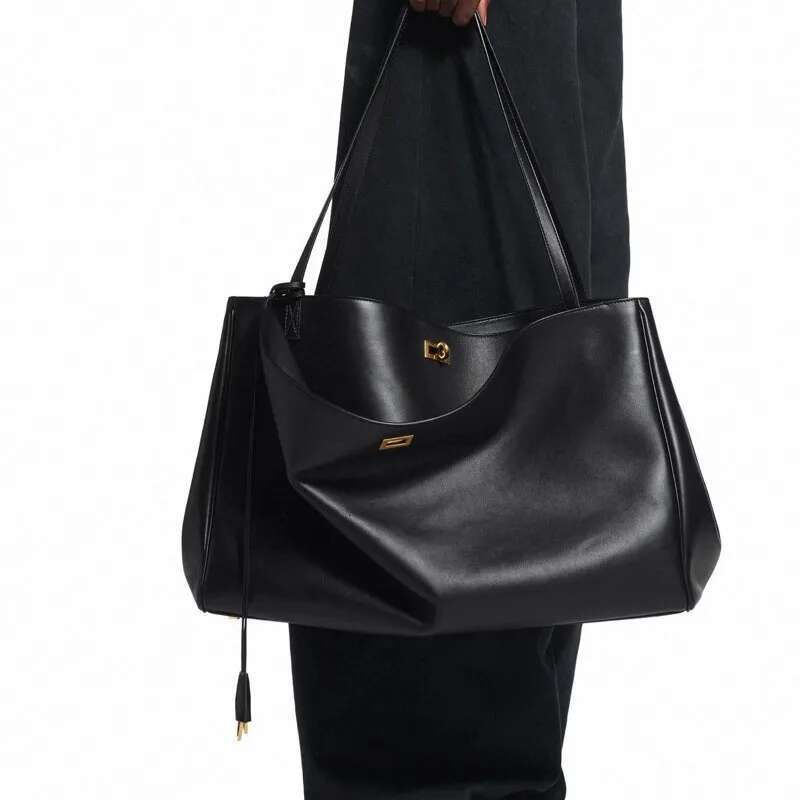 Design Hot Selling Motorcycle Shoulder Commuter Crossbody Armpit Genuine Leather Large Capacity Tote Bag