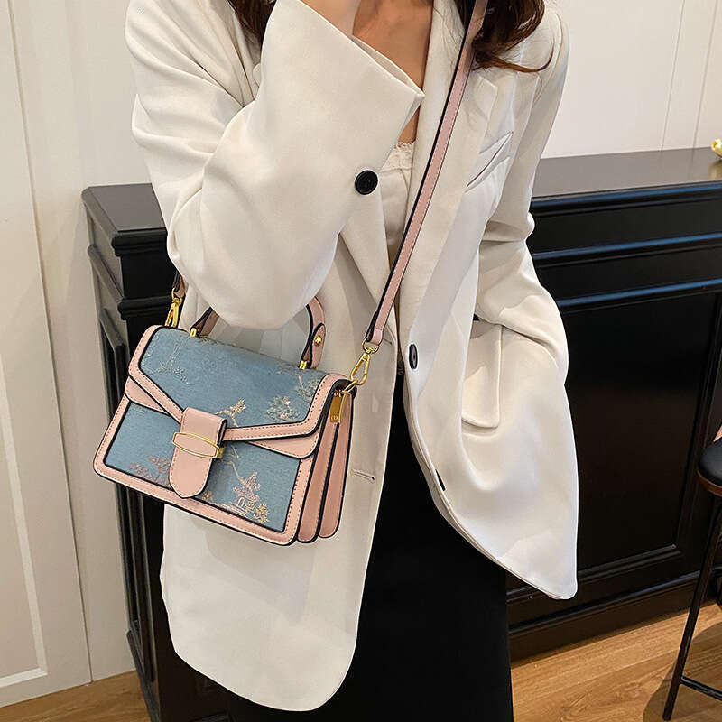 Small Niche Luxury Embroidered Women's Boston Bag, Spring Summer New Collection, Crossbody, Shoulder, Handbag, Trendy And High-End Small Square B