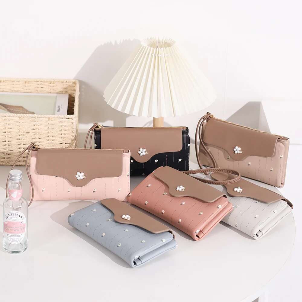 3D Flower Design Women Long Wallet Girl Cute Zipper Coin Purse Large Card Holder Soft PU Leather Wallets Female Money Bag