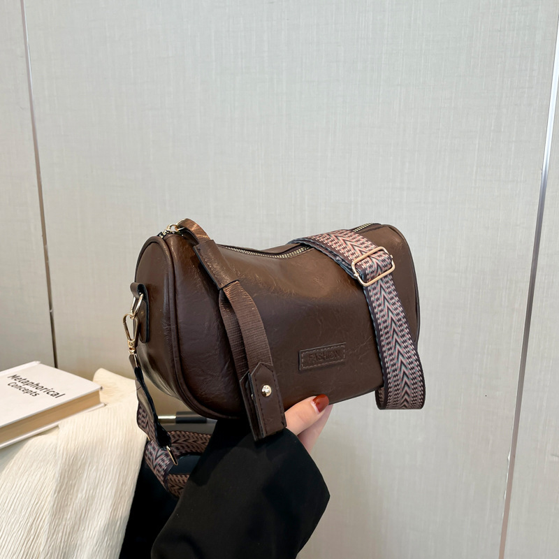 Solid Color Texture Light Luxury Large Capacity French Style New Free Delivery Designer Bag Simple And Casual Broadband Crossbody Single Luxury Bag Sh