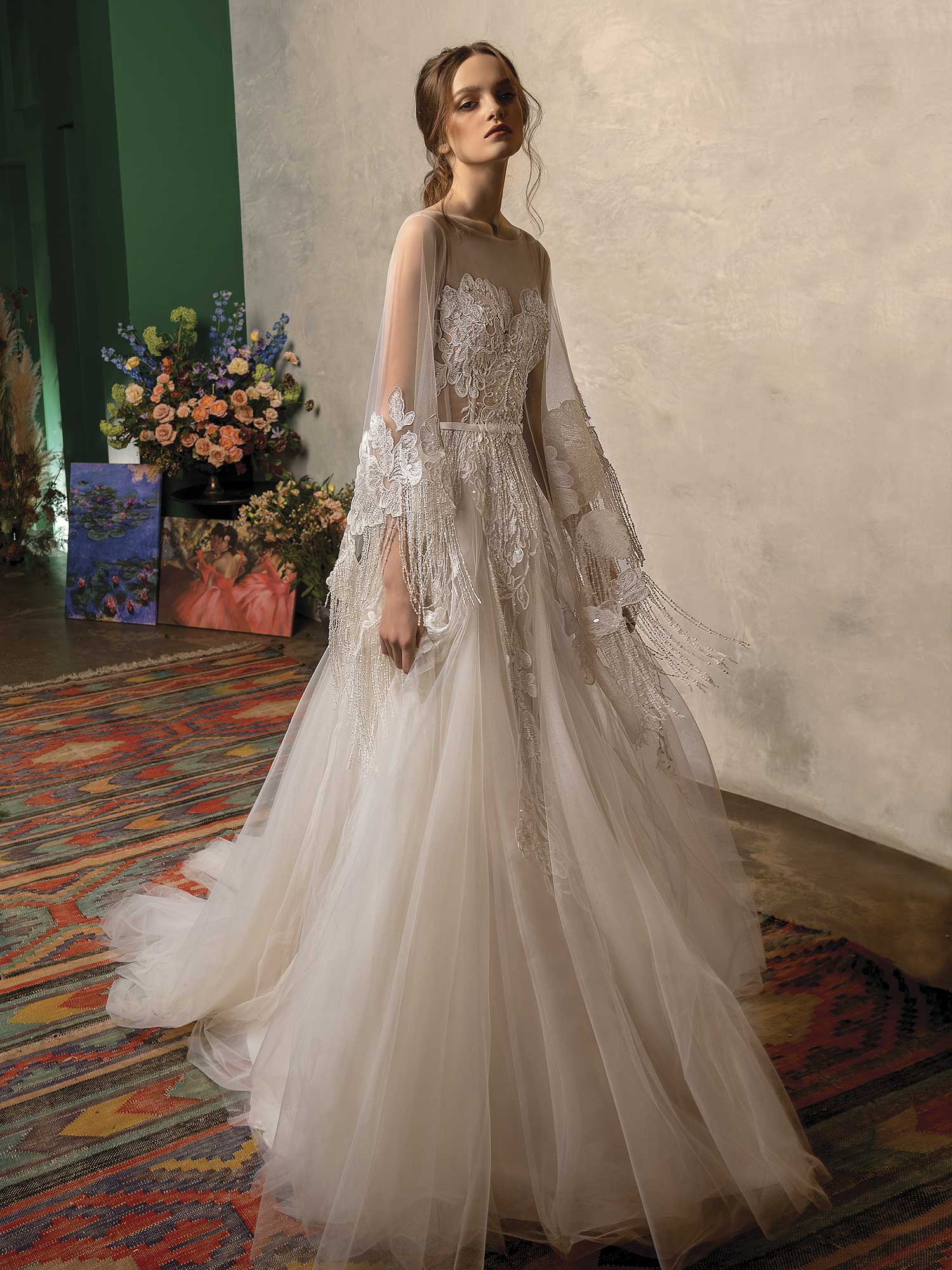 Luxury A Line Wedding Dresses Sexy Long Sleeves Beading Appliques Lace Bridal Gowns Custom Made Zipper Back Sweep Train Robes