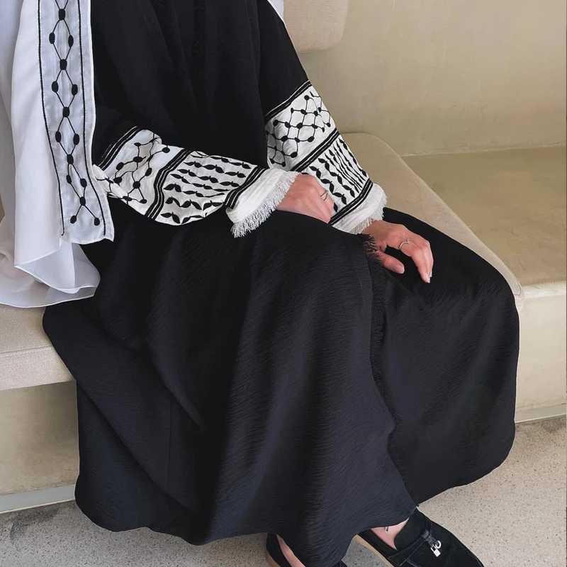 2024 Wrinkle Soft Crepe Embroidery Muslim Kefiyyeh Abaya Ramadan Tassel Dubai Abaya Women Muslim Dress Modest Islamic Clothing X250514