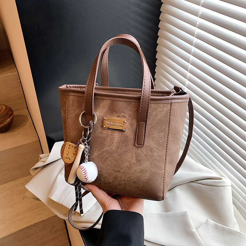 Large New Free Luxury Bag Delivery Designer Bag Capacity For Women's Versatile 2025 Spring/summer New Casual Shoulder Crossbody Commuting Tote Ba