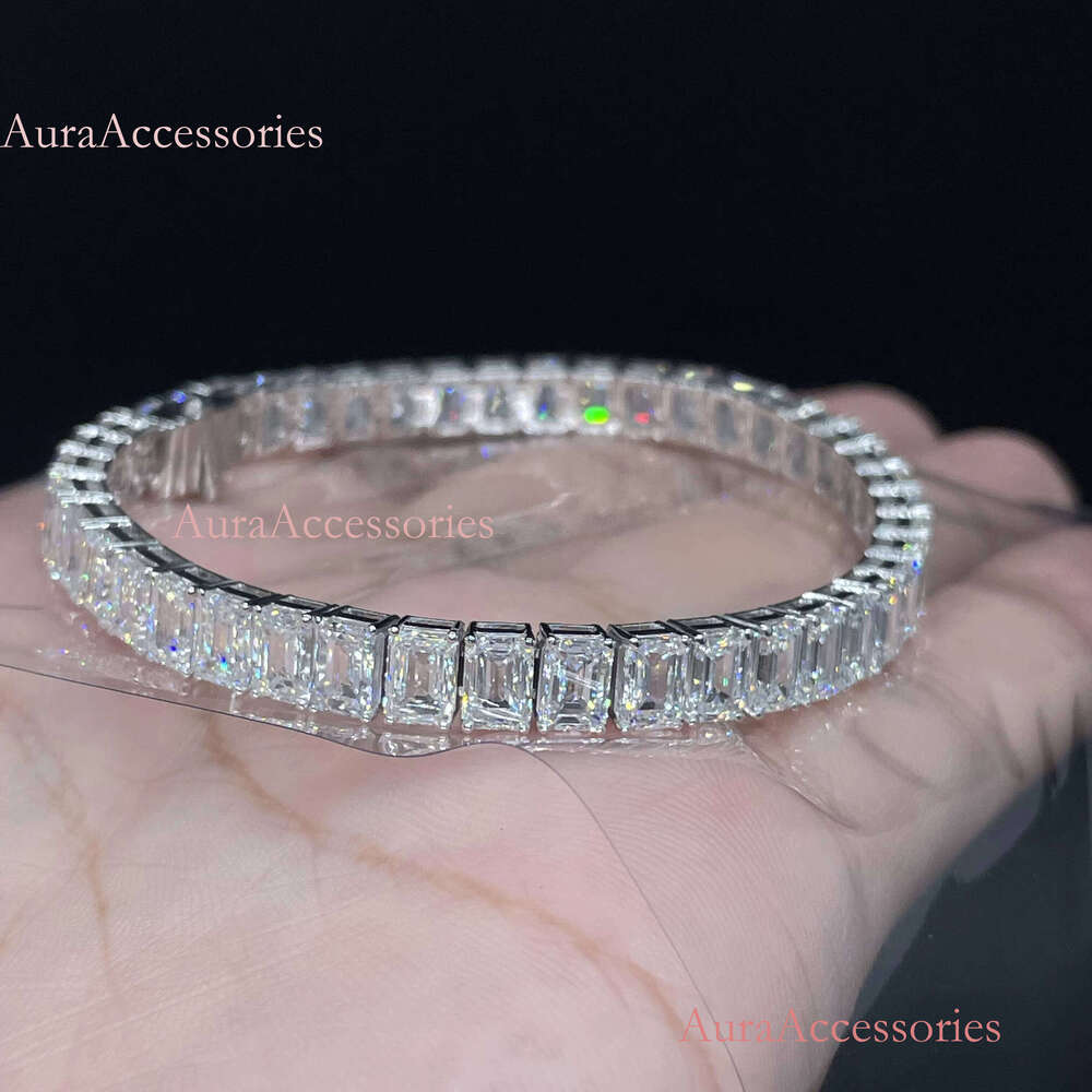 Custom Made 14K Solid White Gold VVS1 Emerald Cut Lab Grown Dia Tennis Bracelet for Unisex