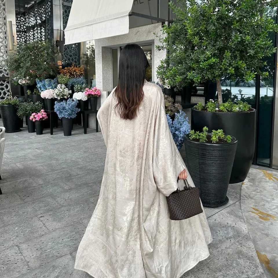 Dubai Luxury Shiny Satin Open Kimono Abaya 2025 Ramadan Muslim Kaftan Dress for Women Islam Clothing Robe Femme Musulmane X2505141