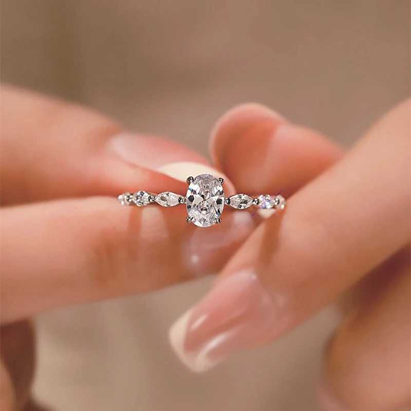 New 925 Silver Color Oval Ring Women Exquisite Fashion Metal Inlaid AAA Zircon Stones Wedding Ring Engagement Fine JewelryXJ250514