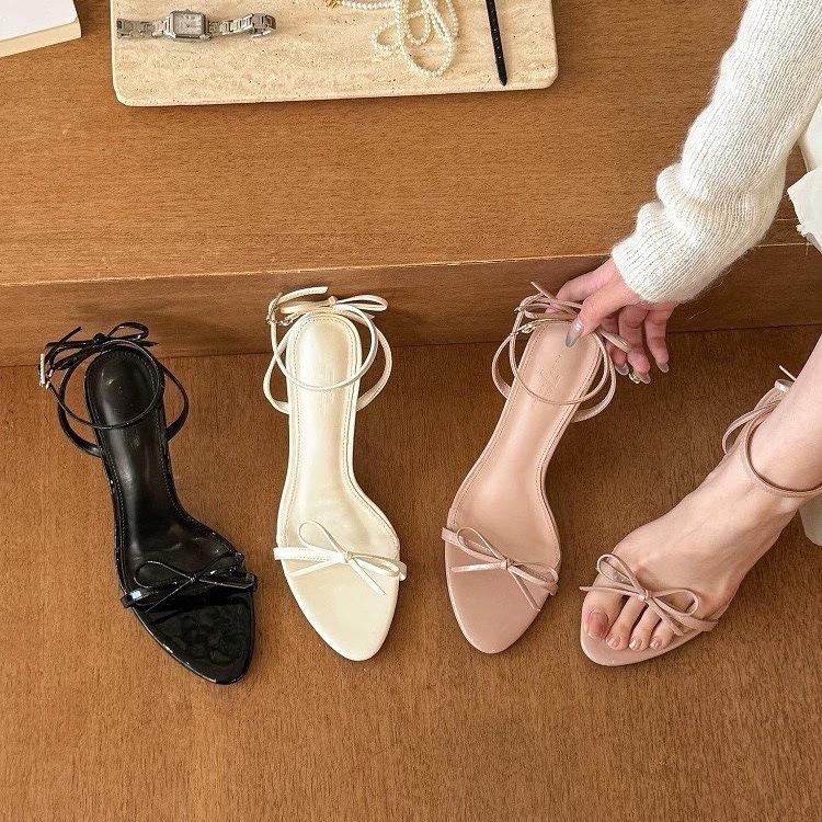 Designer sandals Naked high heels for women in the summer of 2025, new French style bow strap sandals with thin heels, patent leather open toe fairy s