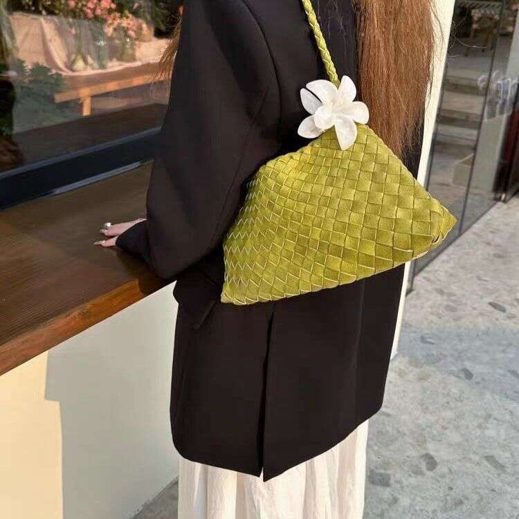 2025 New High end Knitted Underarm Bag for Women Versatile and Fashionable Handheld Single Shoulder Mother Bag Handbag