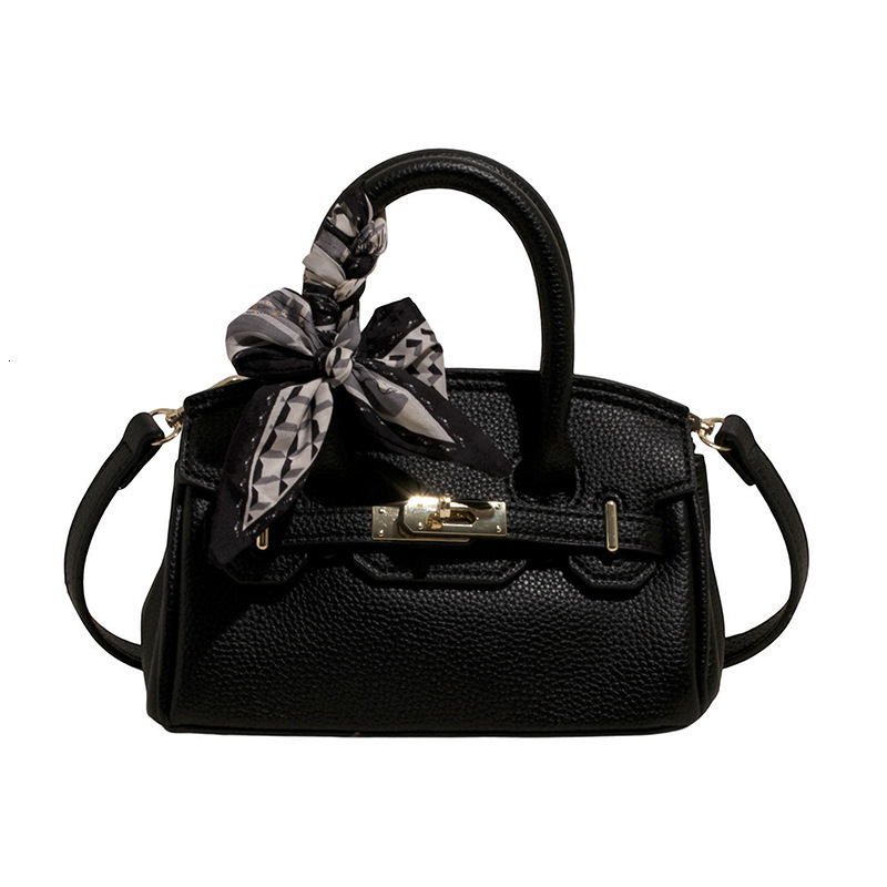 Free shipping 2025 new designer bag Versatile small for women spring fashion crossbody bag, high-end texture commuting exquisite handbag