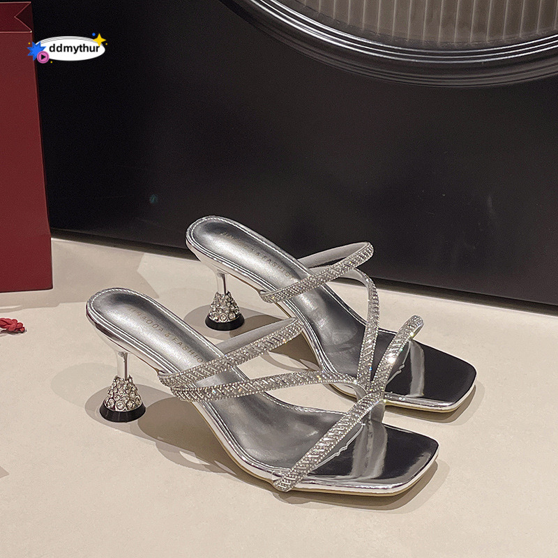 Diamond high-heeled for women's summer outdoor fashion, 2025 new style with dress, fitting room, slim heel, straight strap slippers ddmythur