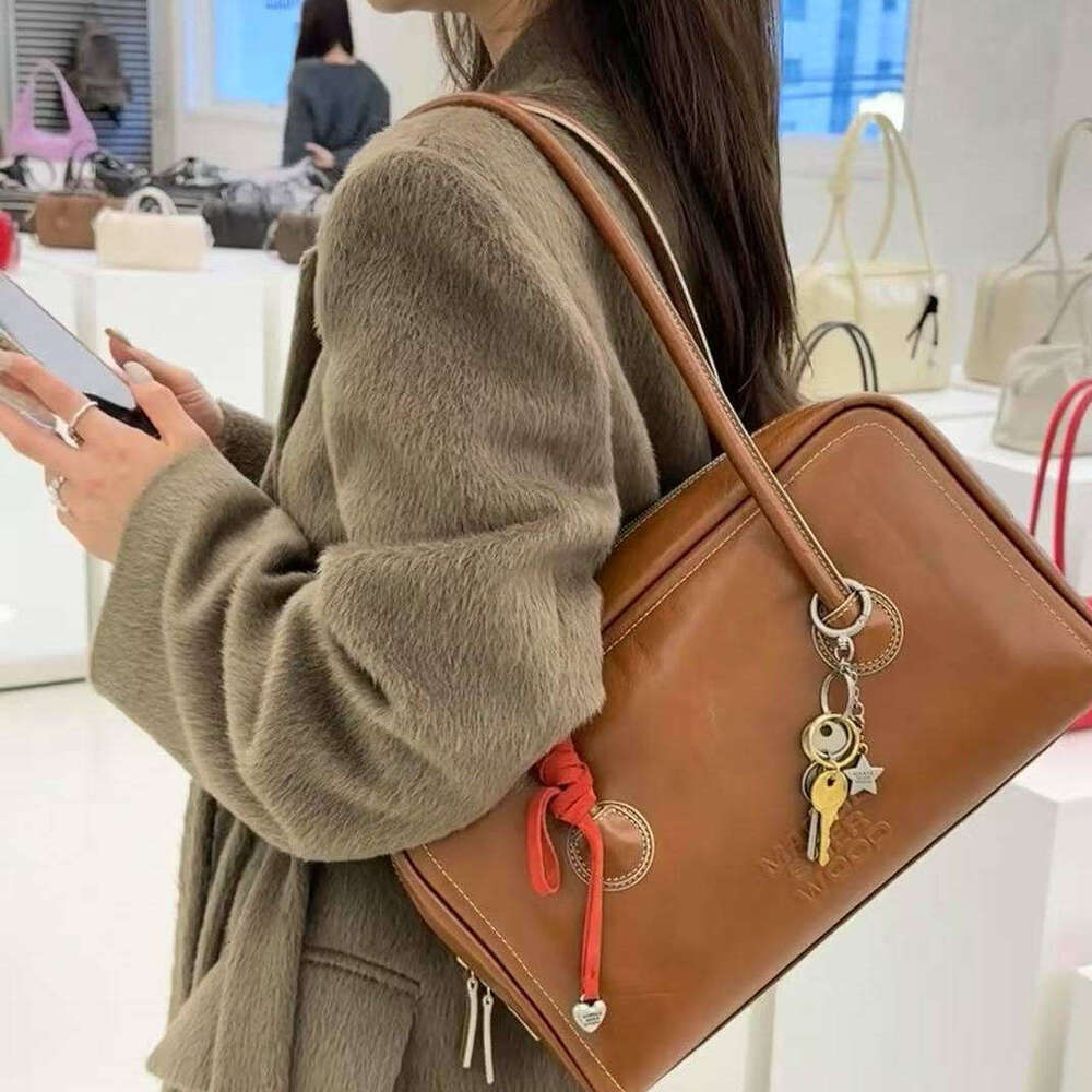 Margesherwood Korean Edition New Fashionable Casual Leather Boston Handbag Underarm Shoulder Bag